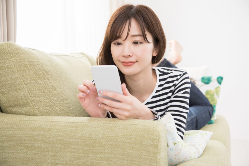 検索する女性